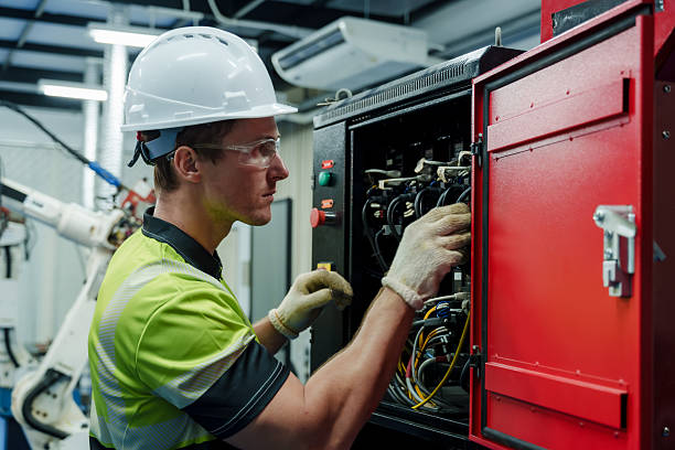 24/7 Emergency Outlet Repair experts in McKees Rocks, PA